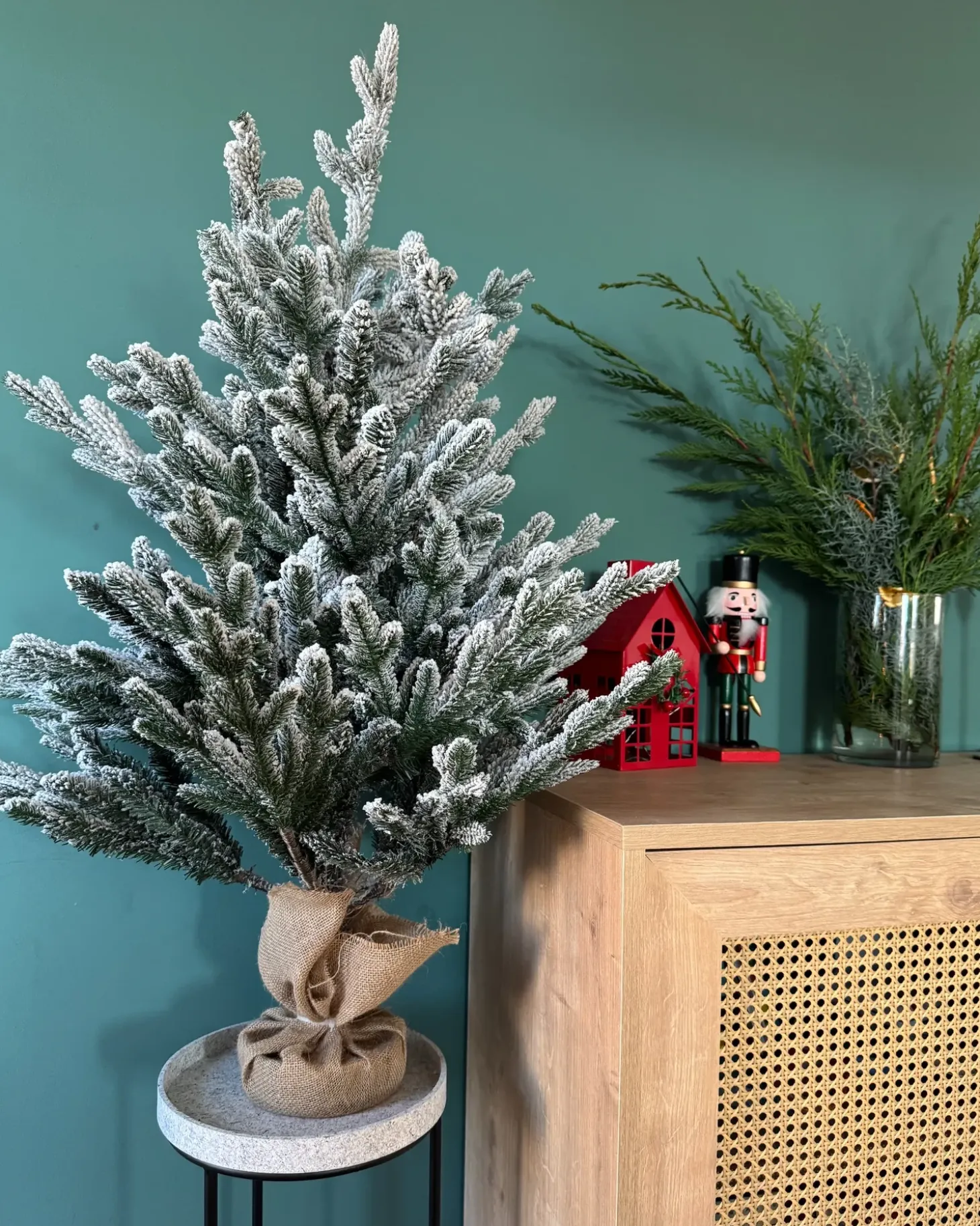 Sneklædt juletræ RINGROSE 90 cm Grøn