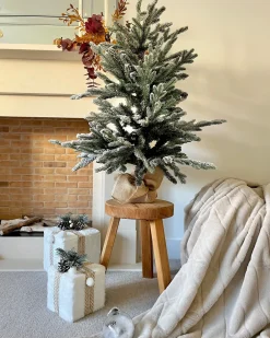 Sneklædt juletræ RINGROSE 90 cm Grøn