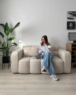 Sofa 2 personers UTANA Boucle Cremehvid