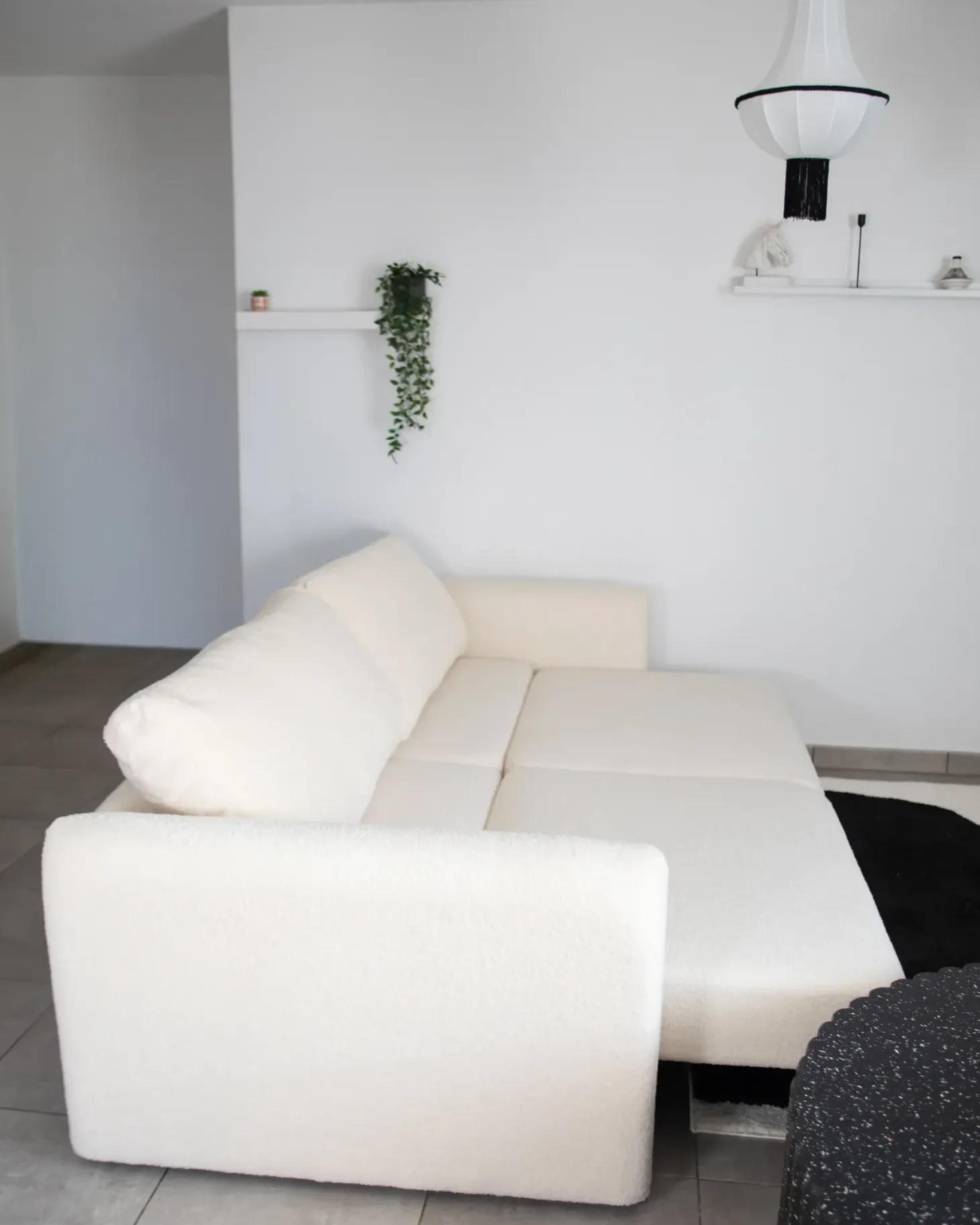 Sovesofa 3 personers VAXHOLM Boucle Cremehvid med opbevaring