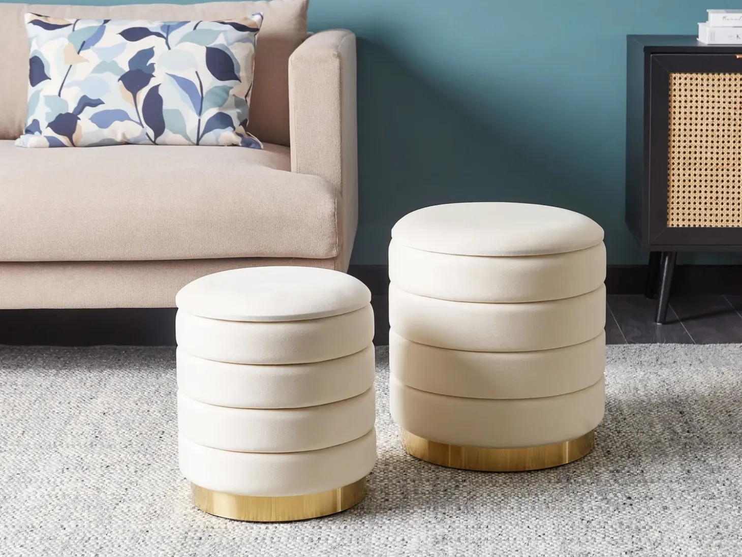 Sæt af 2 opbevaringspuffer GARLAND Velour Lys Beige