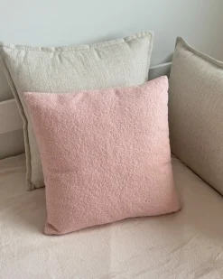Sæt af 2 pyntepuder LEUZEA Boucle 45 x 45 cm Pastellrosa Ensfarvet