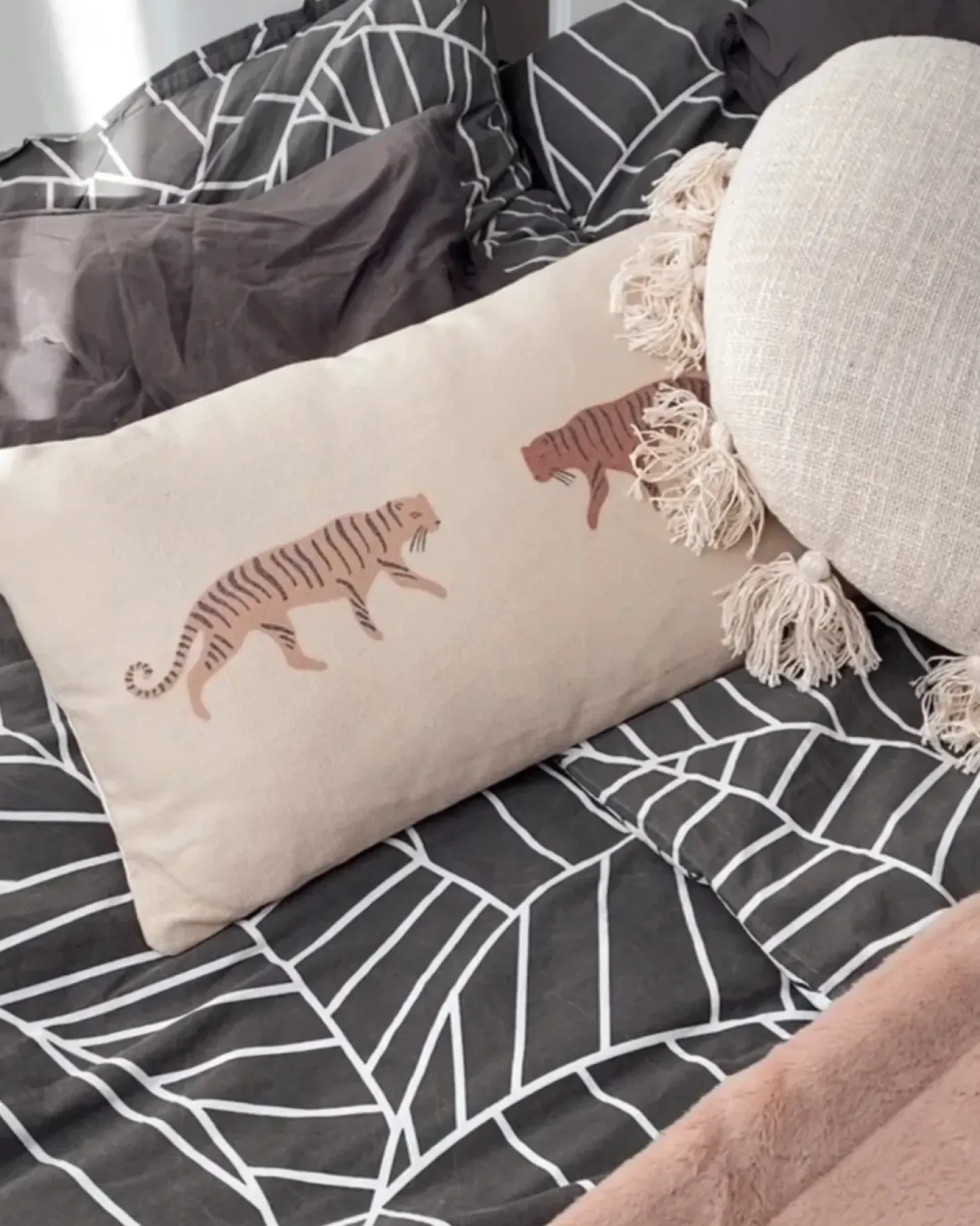Sæt af 2 pyntepuder MADIA Bomuld 45 x 45 cm Lys Beige Ensfarvet