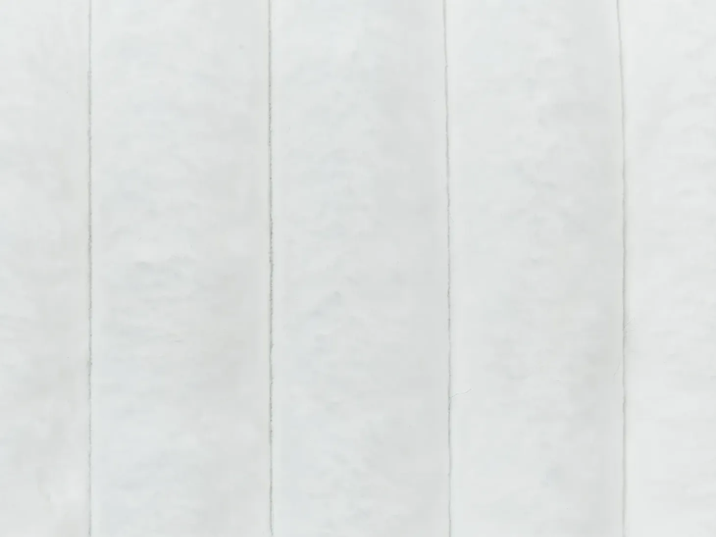 Sæt af 2 pyntepuder RAKYA Kunstig pels 45 x 45 cm Hvid Stribet mønster