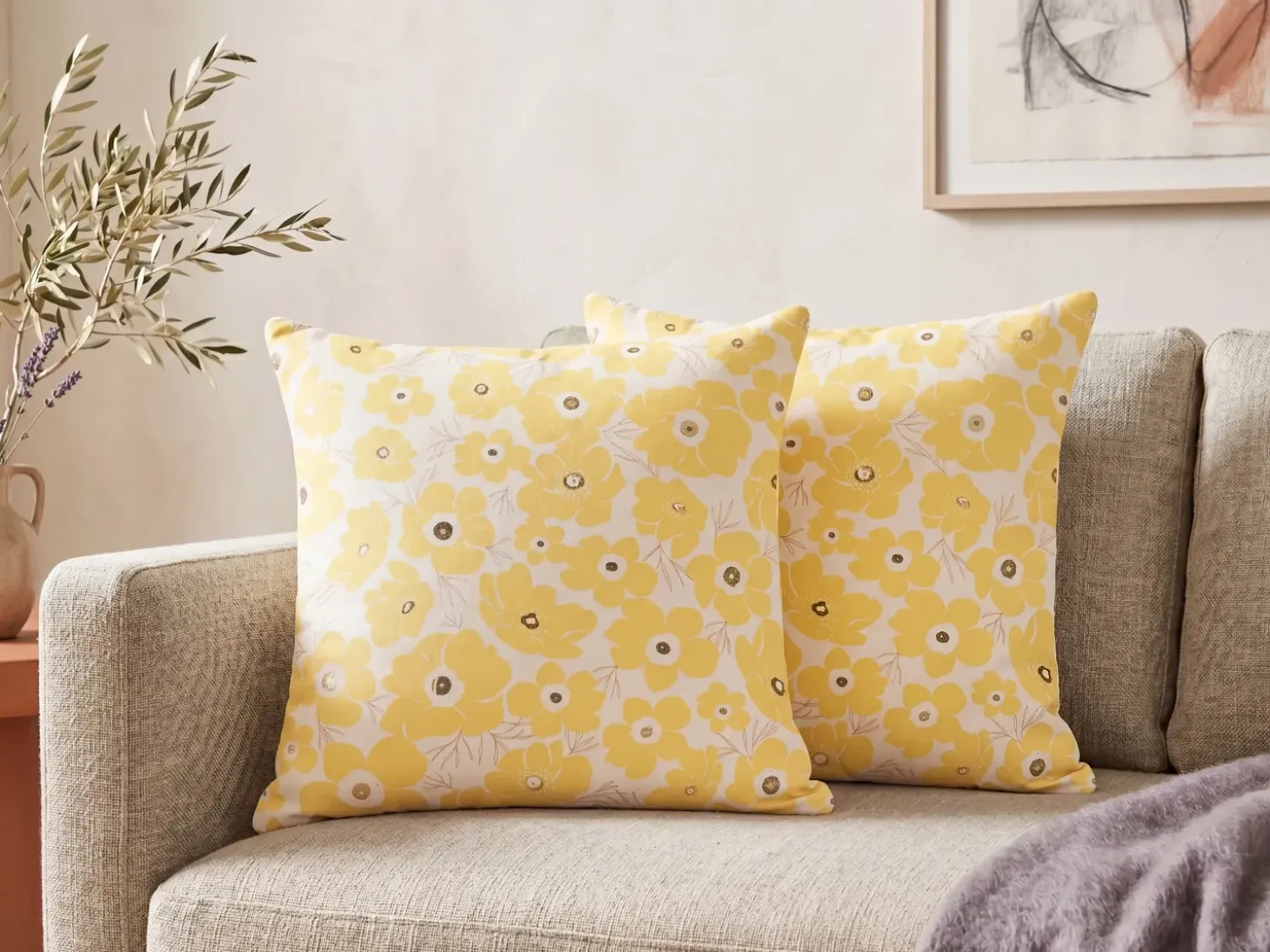 Sæt af 2 pyntepuder TRITELEIA Velour 45 x 45 cm Gul Blomstermønster