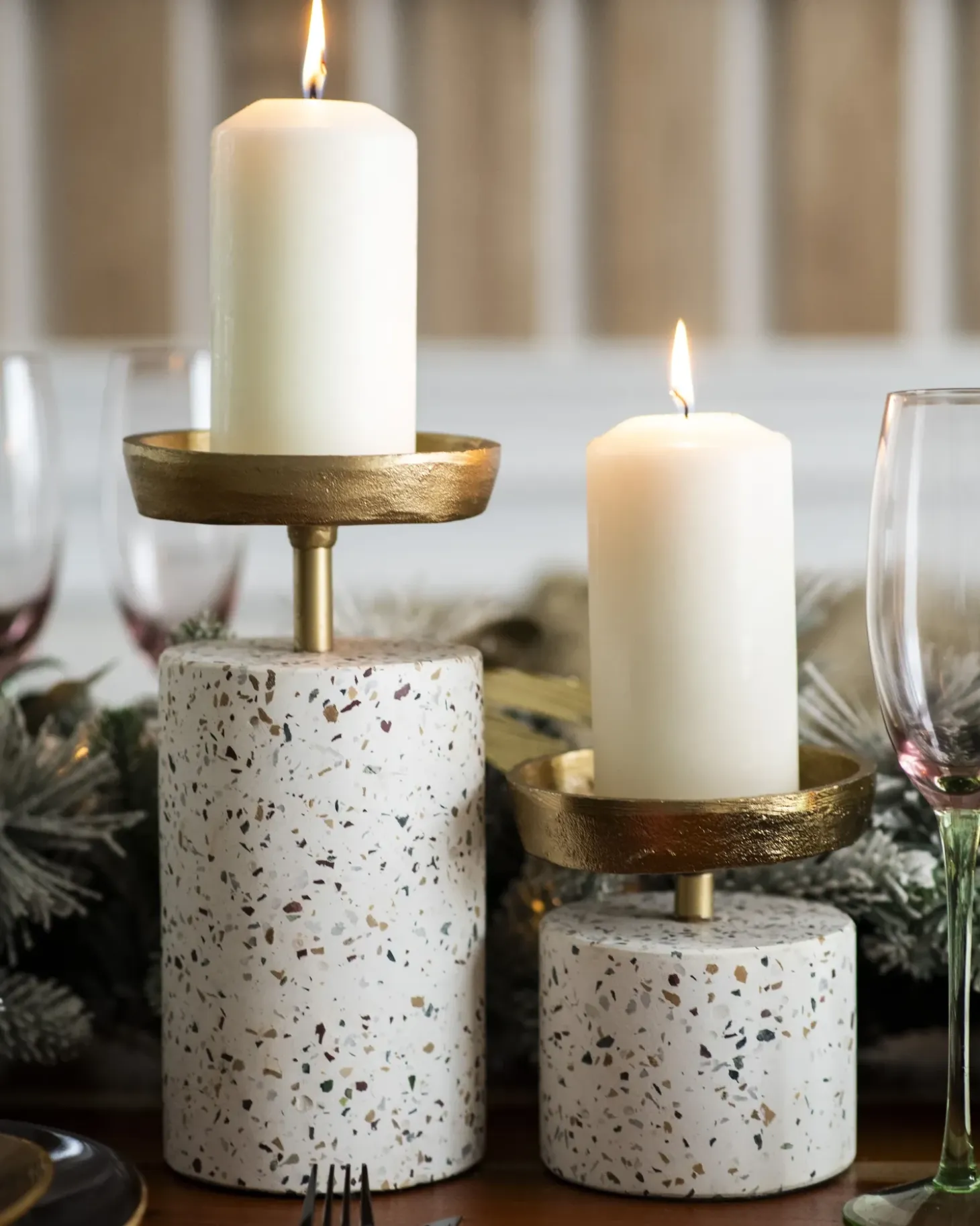 Sæt af 2 lysestager KAENGAN Sten 13/24 cm Guld