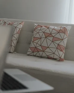 Sæt af 2 pyntepuder CLARKIA Bomuld 45 x 45 cm Lyserød Geometrisk mønster