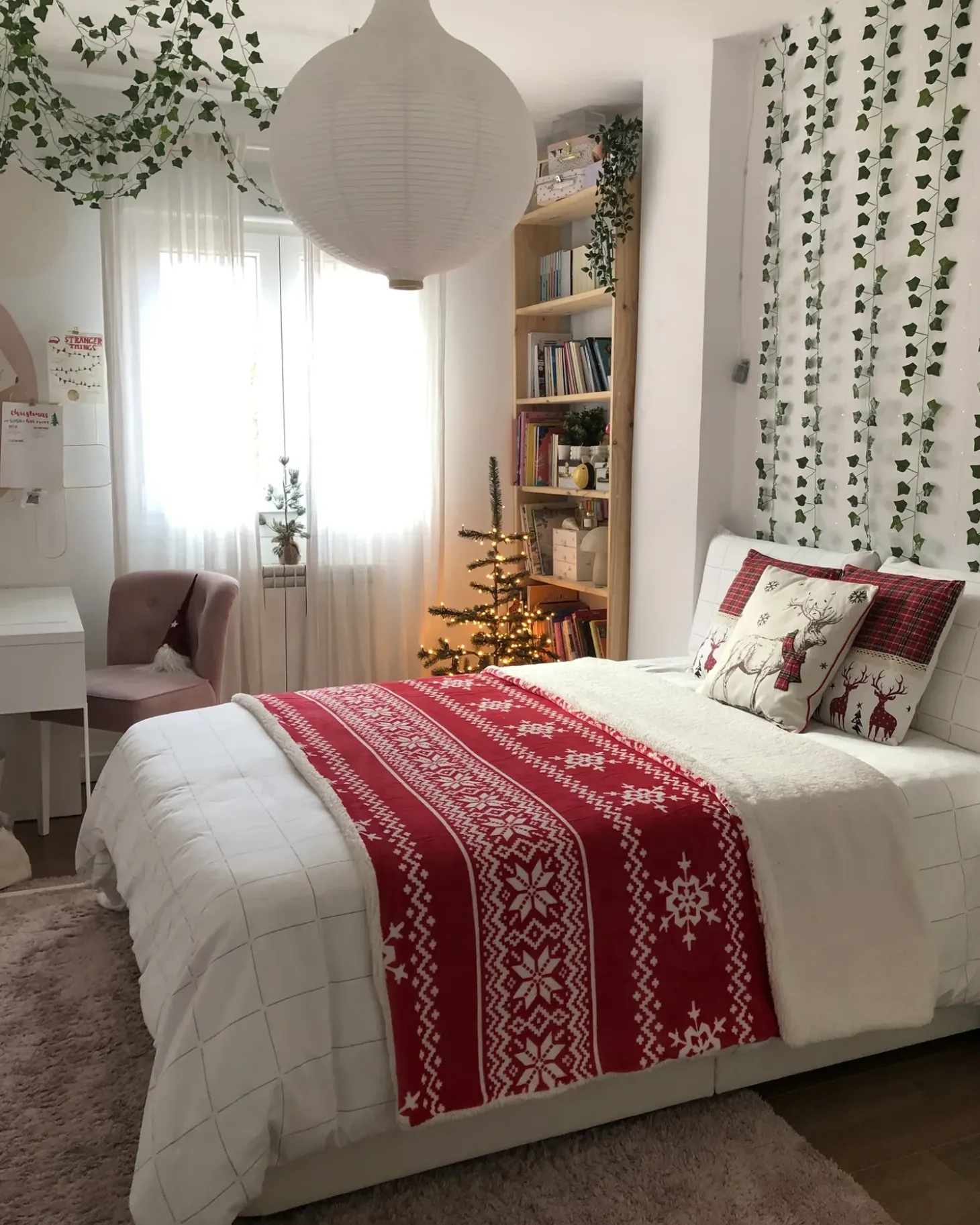 Sæt af 2 pyntepuder ROBBIE 45 x 45 cm Rød Julemønster