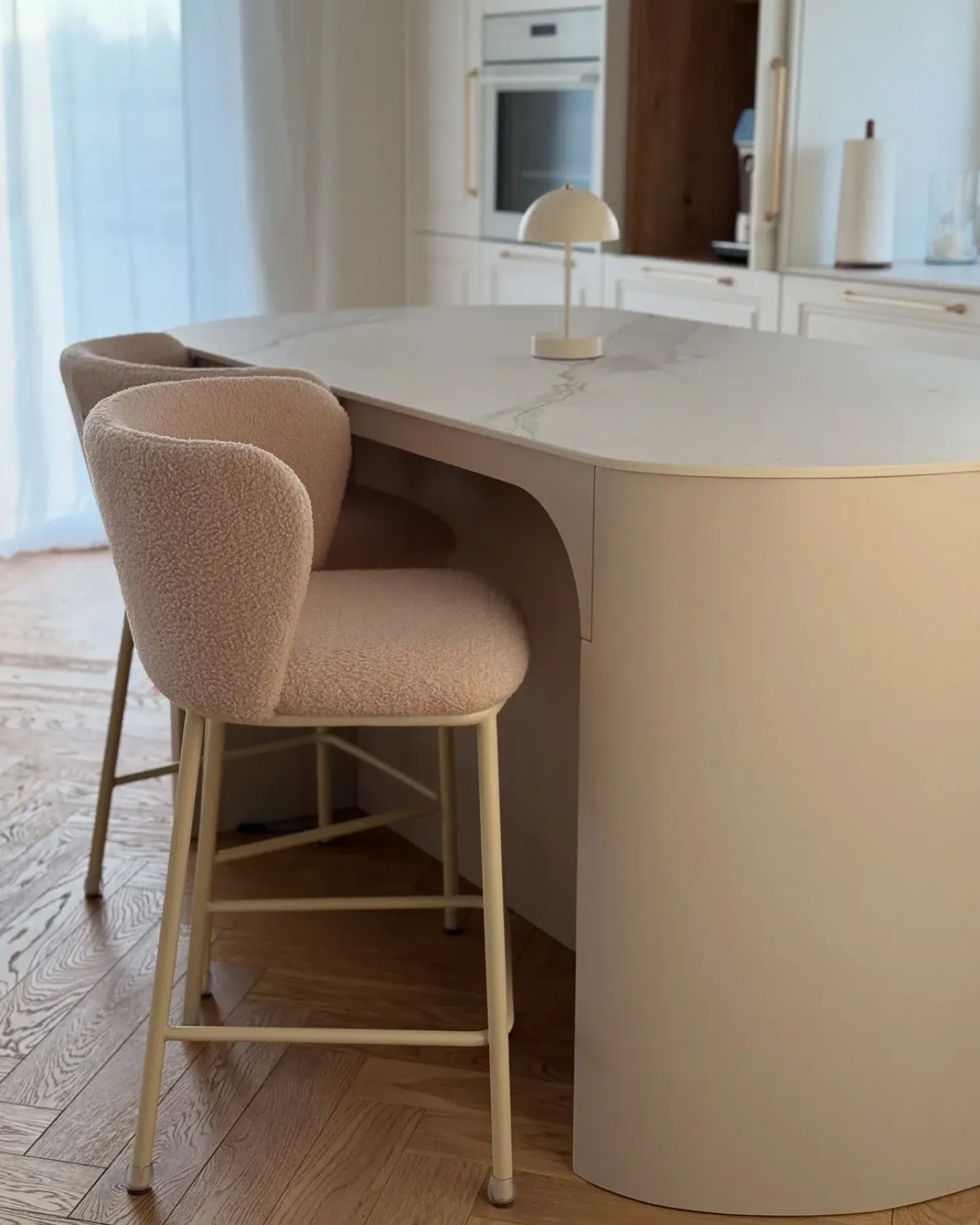 Sæt med 2 barstole MINA II Boucle Lys Beige