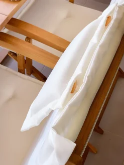 Sæt med 2 stole med puder MAUI Akacietræ Cremehvid