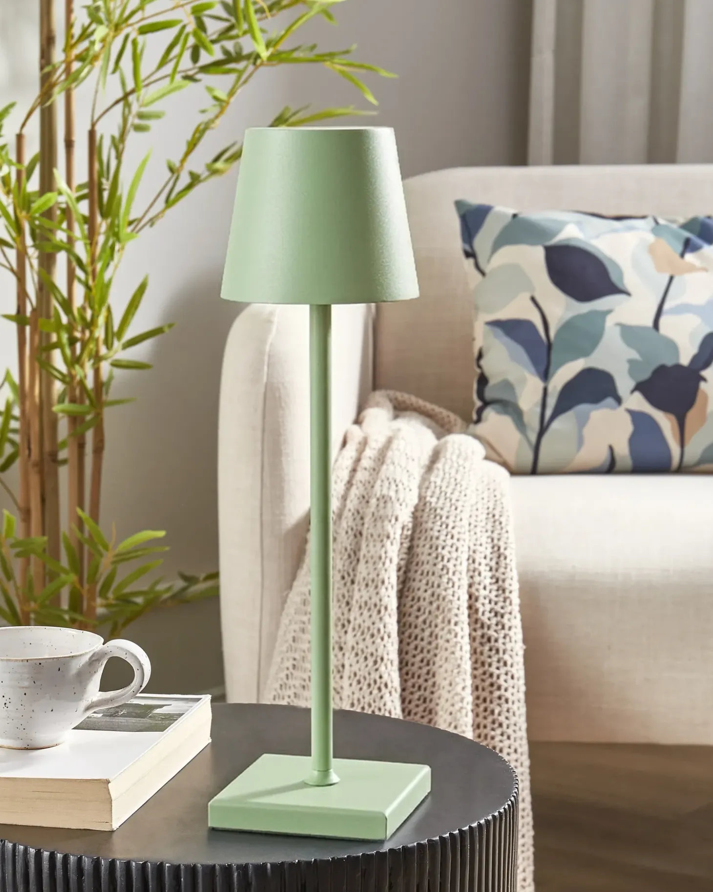 Trådløs LED-bordlampe BACEIRO Metal Lysegrøn