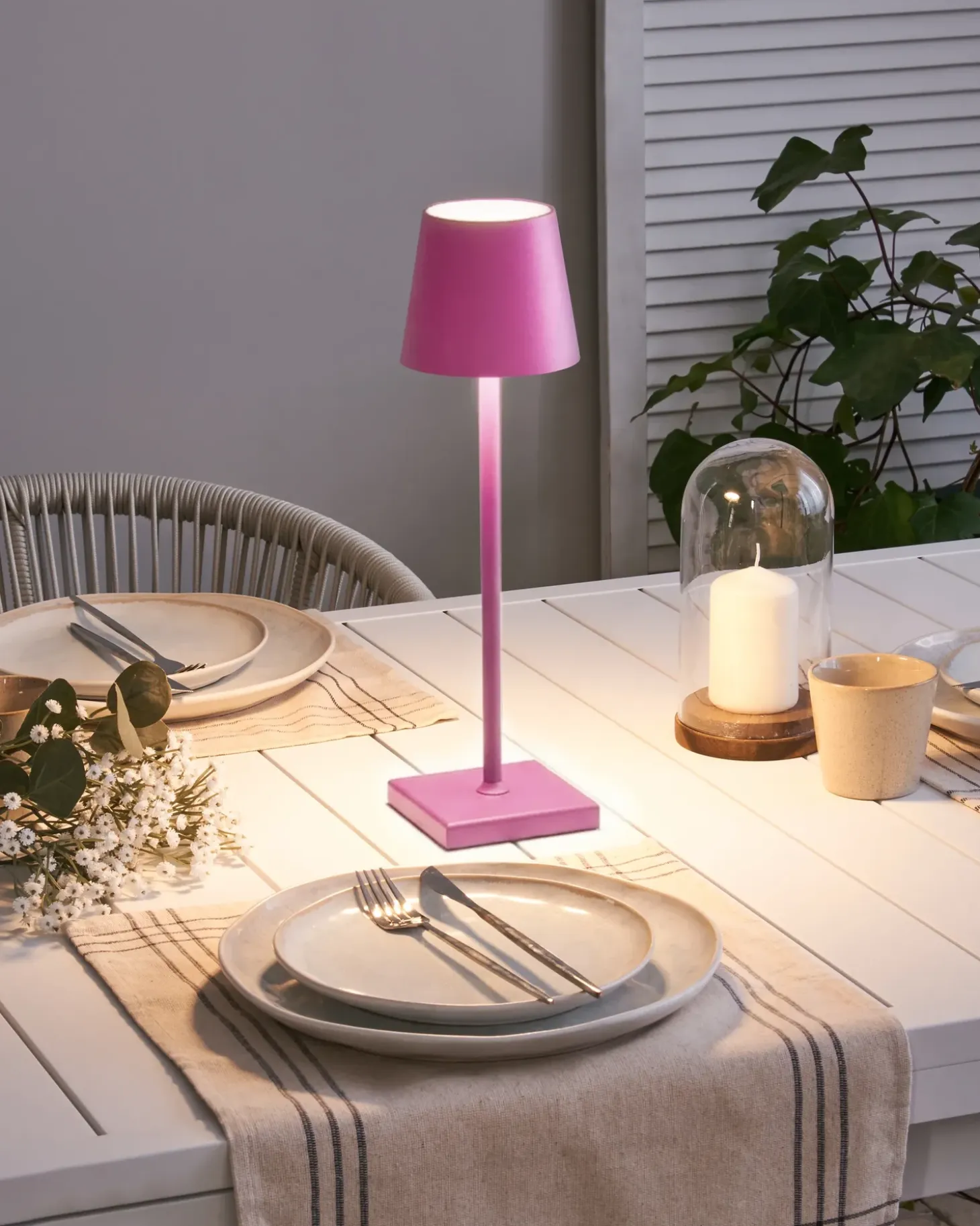 Trådløs LED-bordlampe BACEIRO Metal Lyserød