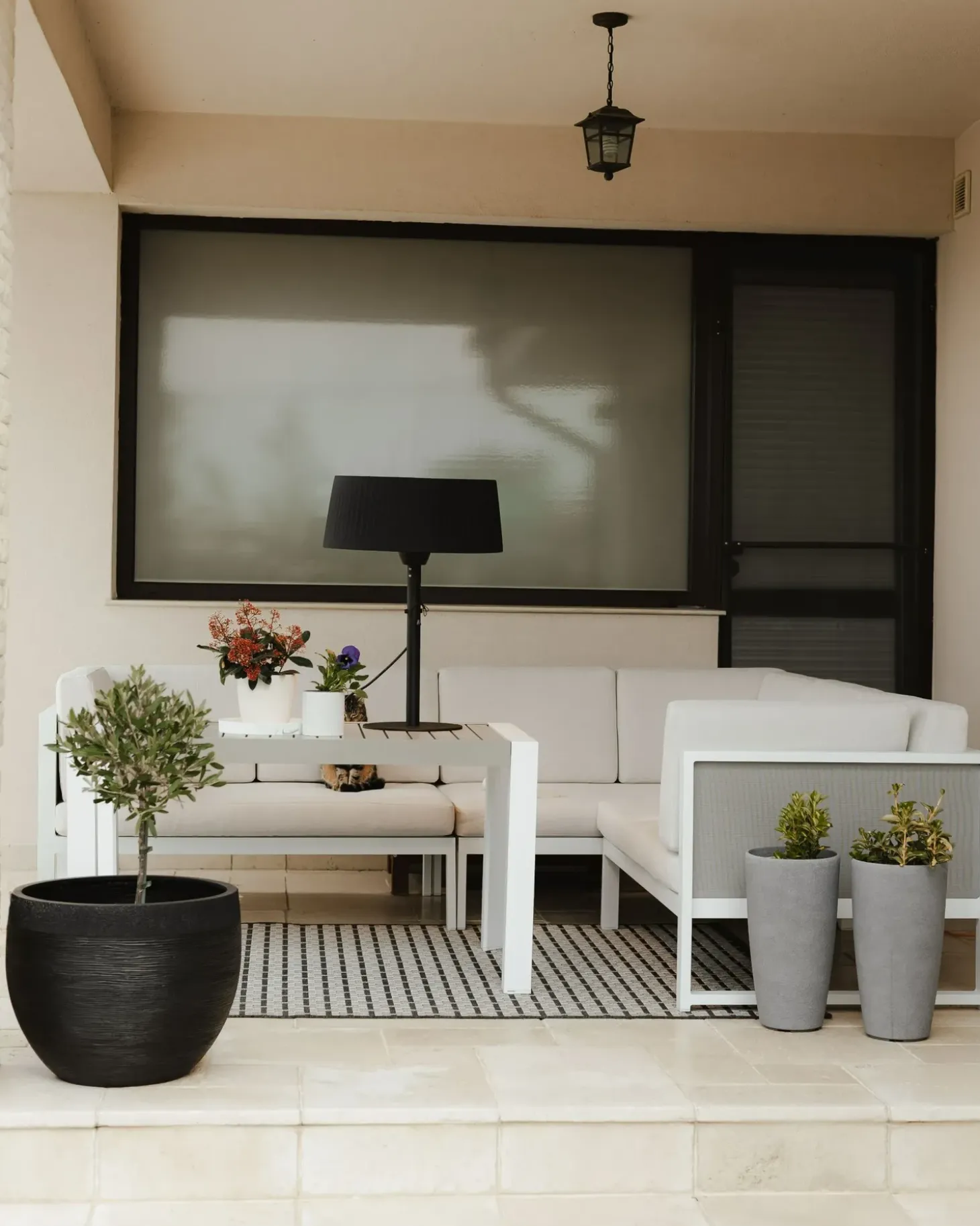 Urtepotte ZAKROS 50 cm Sort