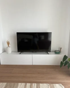 Vægmonteret tv-bord GLADSTONE Hvid