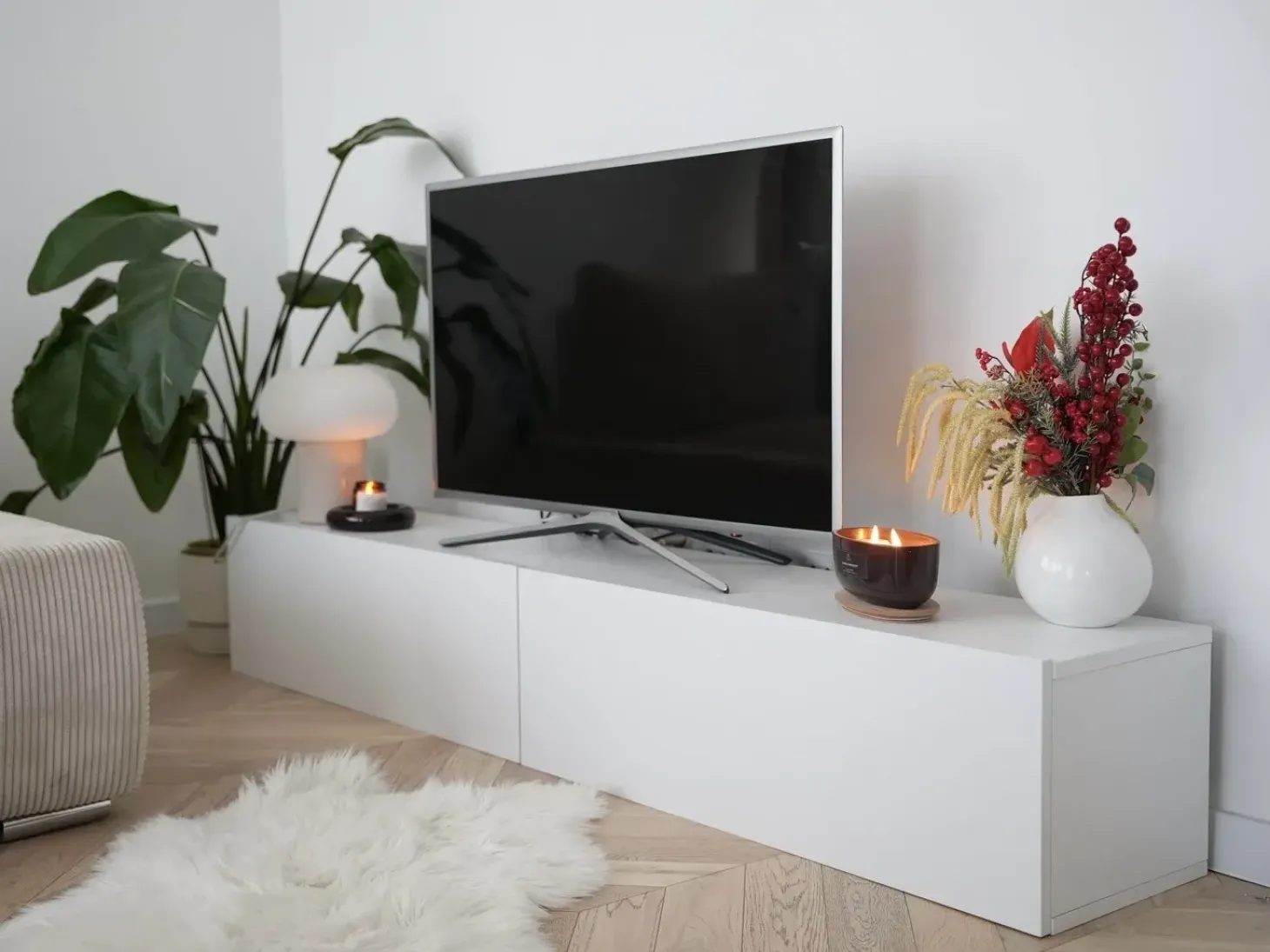 Vægmonteret tv-bord GLADSTONE Hvid