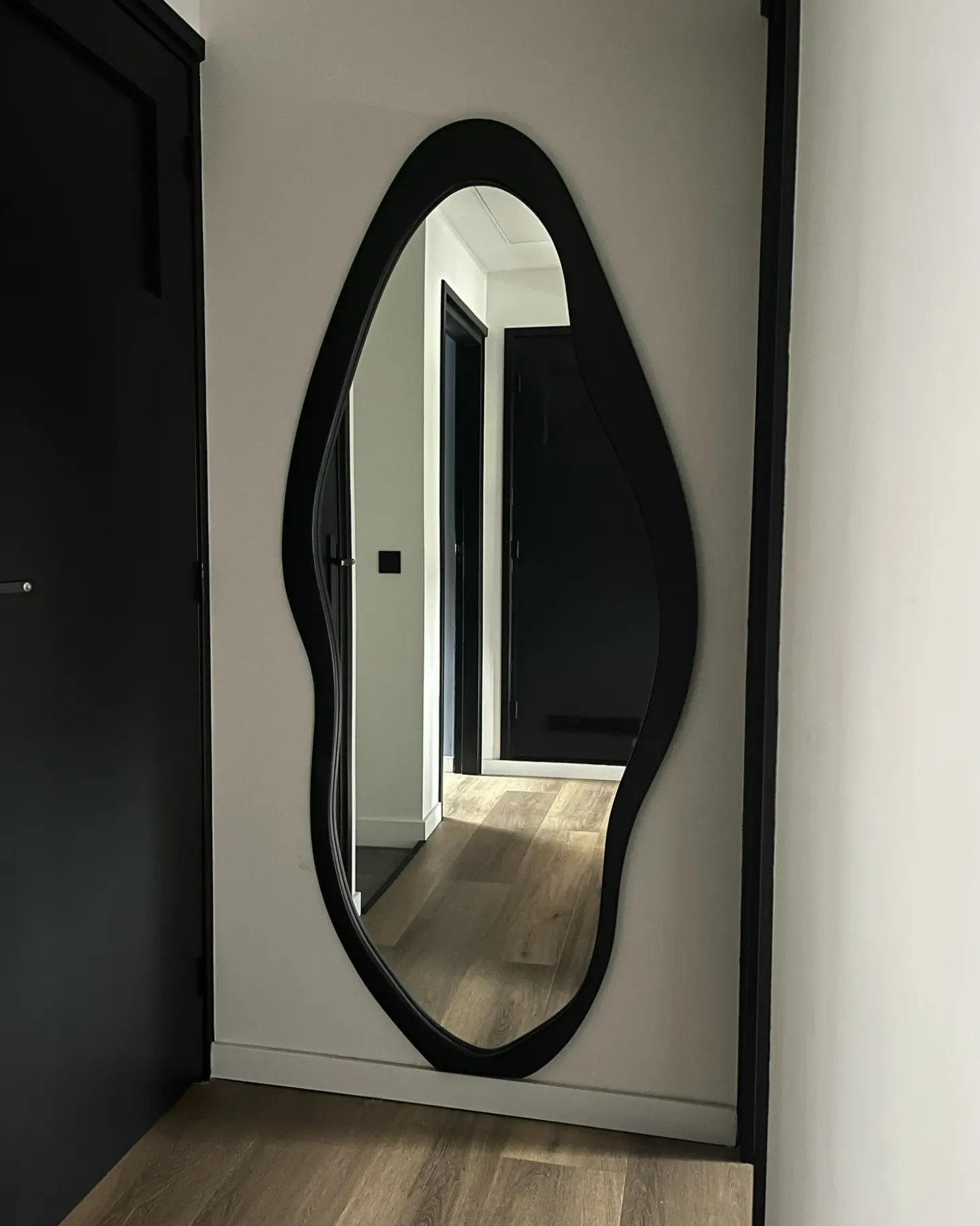 Vægspejl BLET 80 cm 180 cm Paulownia træ Sort